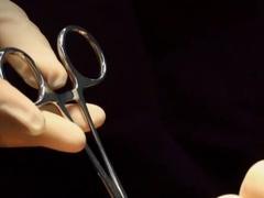 女子接受抽脂及填充手术，突发脑梗成植物人