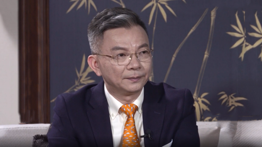 X诊所. 爱眼日（上）——小心“假”老花 眼底病变早知道