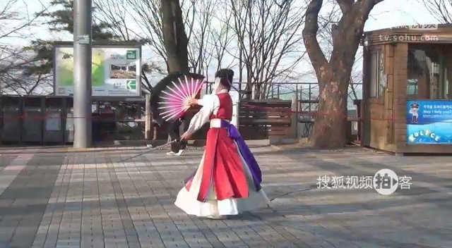 韩国之旅 【拍客】韩国之旅首尔南山偶遇古代穿越武士与美女
