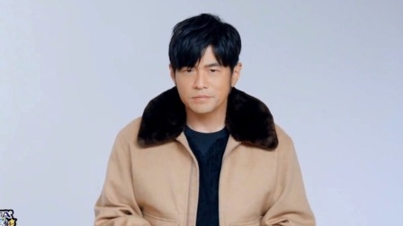 “双俊双杰”同框欢乐多，王俊凯弹唱送祝福