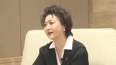 玲听两岸 于魁智李胜素带来现代京剧经典名段演唱会 谈搭档契机