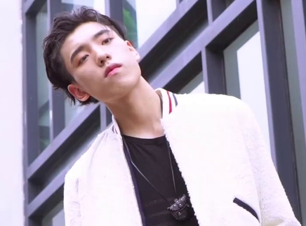 我们的街拍时刻 时尚酷bro王子异街拍look大放送