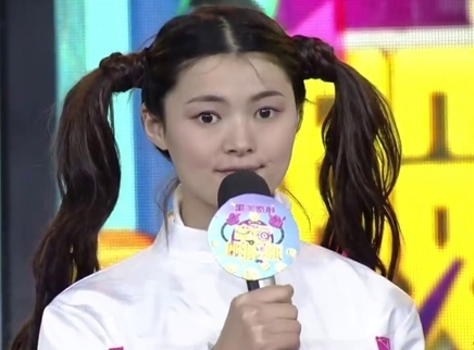 幸运搬搬搬2016 可爱少女“面膜”难过花容尽毁