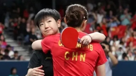 夺冠后，陈梦拥抱孙颖莎时说了啥？