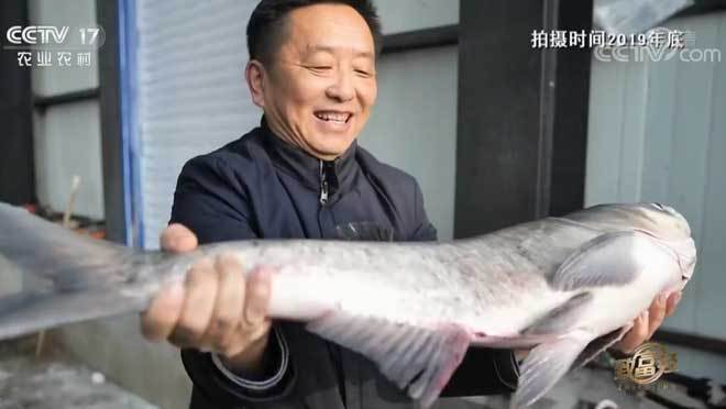 致富经 《致富经》 20200304 敢想敢干 冬捕捞金