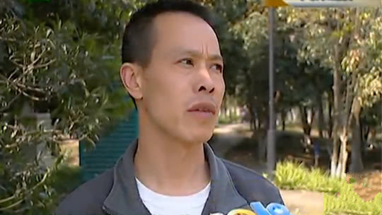 1818黄金眼 加油站系统出现故障 油枪加油永不停