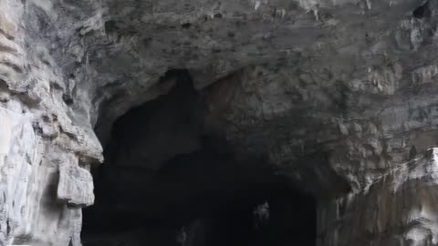 传奇故事 溶洞之怒