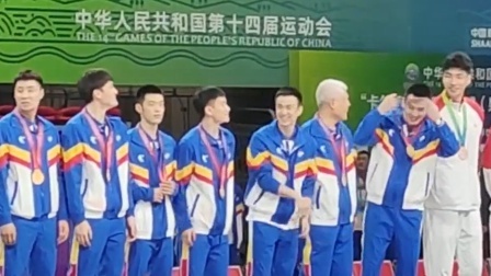 杨鸣将金牌让给蒋兴权 赵继伟随后将金牌让给杨鸣