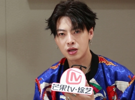 综艺吃瓜社 Young怼网友：有嘴不一定有脑