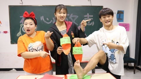 美女家务事 冬冬踩到泥坑，小晴用卡纸帮他制作新鞋子，还是冬冬专属的哦