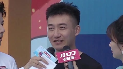 大哥被忽悠唱歌收费 冲关王中王行云流水登顶