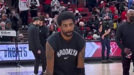 NBA热辣资讯 欧文赛前热身秀运球和扣篮！这丝滑的热身方式真的太帅了！