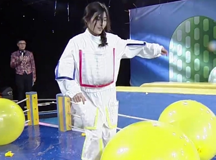 幸运搬搬搬2016 戏曲少女赛道上演“蛤蟆功”