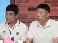 选择2024 退休警察曝恋情囧事 穆老师高歌嗨爆全场