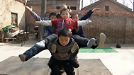 梦想成真 杂技儿童艰难寻梦泪洒现场
