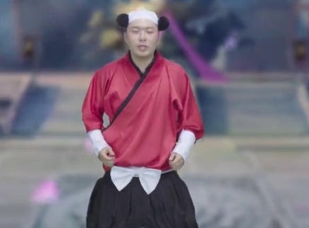 香蕉打卡 杜海涛自创奇葩腹肌速成法