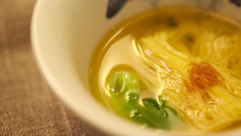 觅食迹 一代宗师切出世界上最细的面！