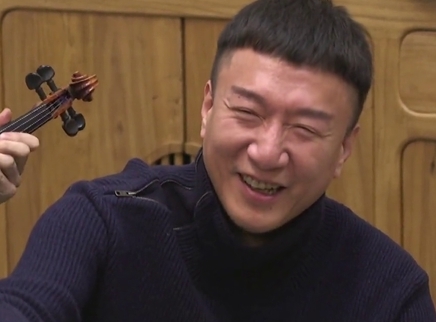 老友记：大华获孙红雷亲吻奖励