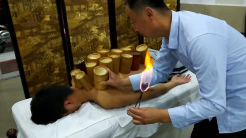 唱罢吹灯 盲人小伙超牛神拔罐，高手在民间哈