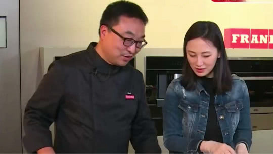 人气美食 昌里路热干面 “过早”变“夜宵”