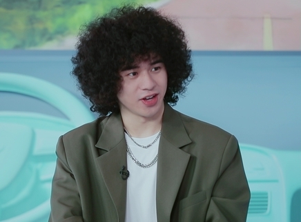 甜蜜的任务 曾比特回应《声生不息》初舞台