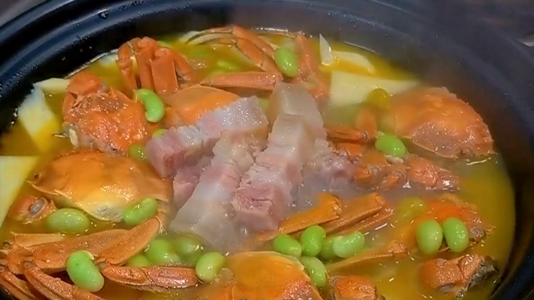 人气美食 冬季必备砂锅美味 咸肉茭白蟹煲