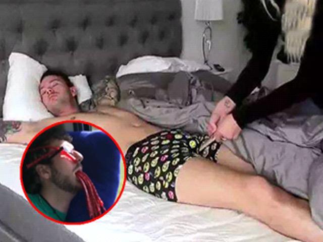 囧人囧事 友尽！男子熟睡被基友玩坏