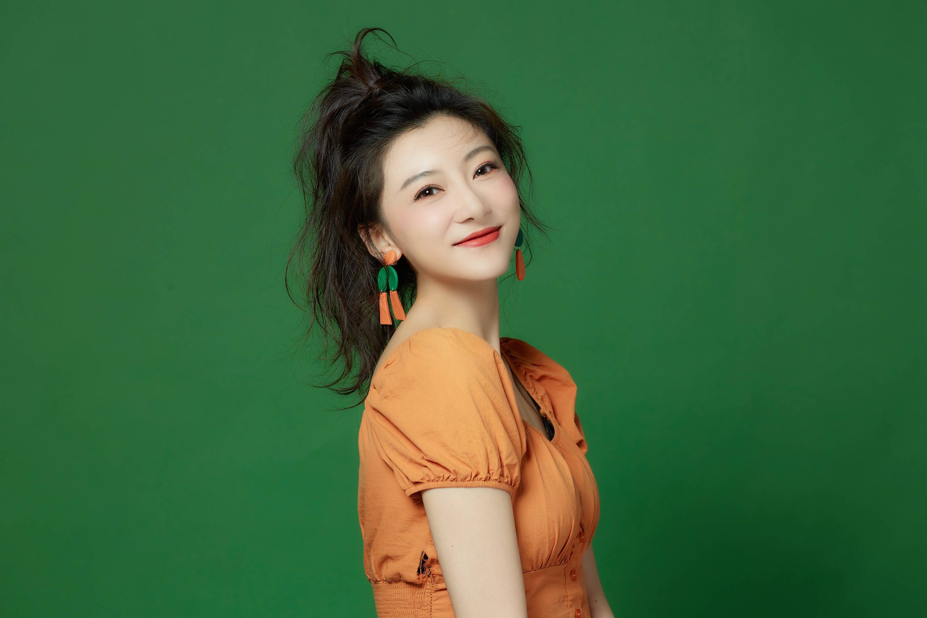 新国安题材剧《特工任务》引热议 吴茉彤魏大勋上演"游戏对决"