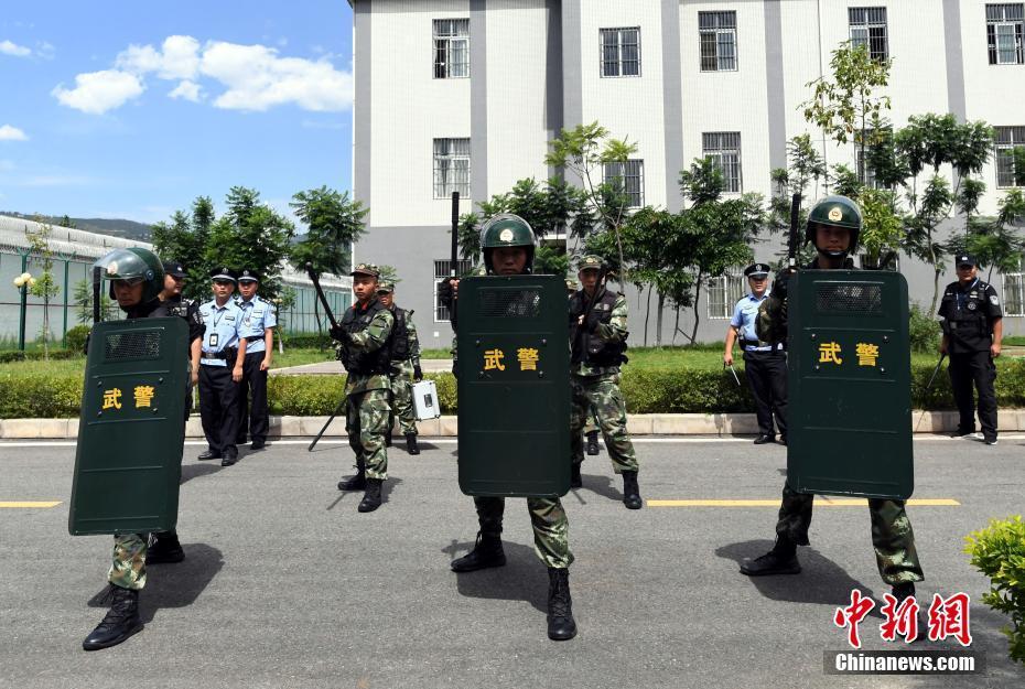 四川省荞窝监狱举行两警联训联考技能大比武,提升监狱民警及驻狱武警