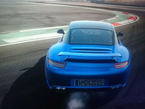 突然发现鲁夫这辆车非常好漂啊,终于有手刹了,测试版时都没有带