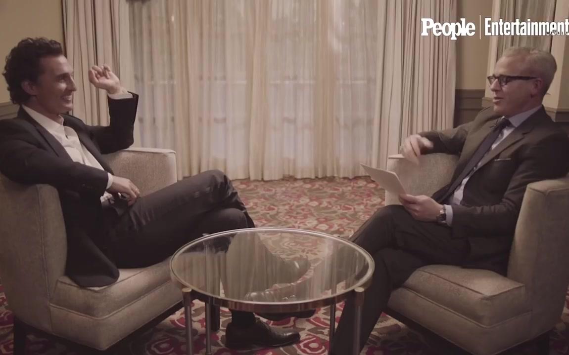 马修麦康纳是否与合作女星擦出火花的访谈