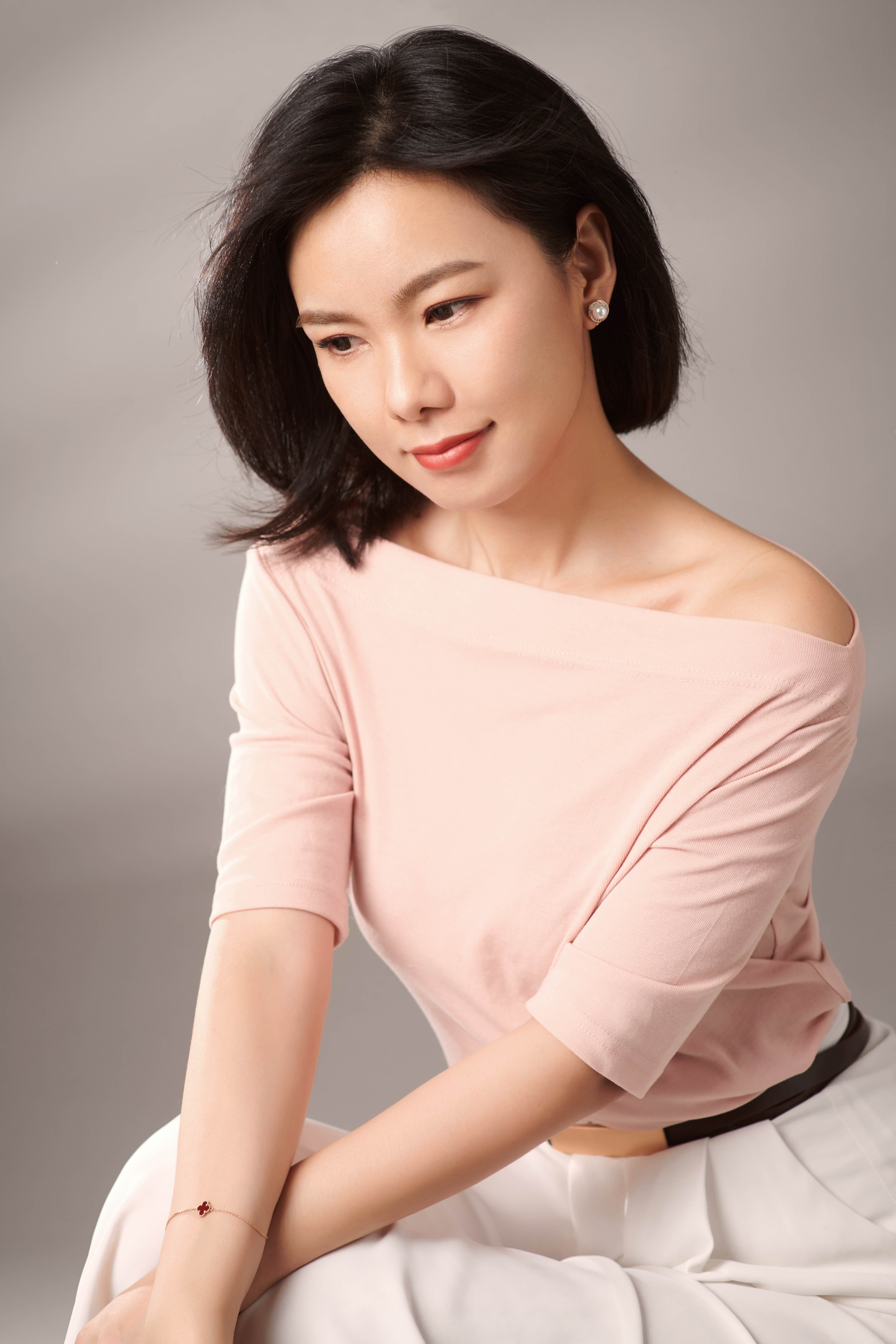 陌陌刘晨曦录制爱情保卫战和直播间形象有点不一样