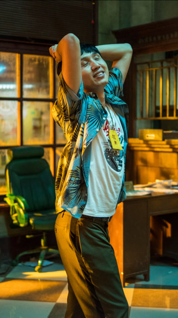 《亿万懦夫》:新晋舞王张子栋的舞步已经进军到新加坡了,一起摇!