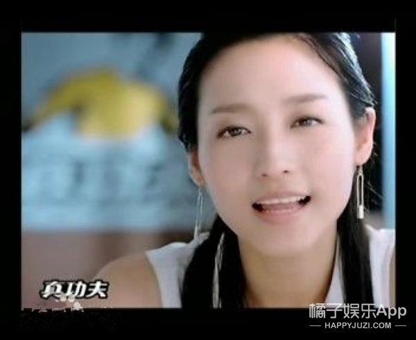 演员名叫周珏婷,平面模特出身,还拍过不少的广告