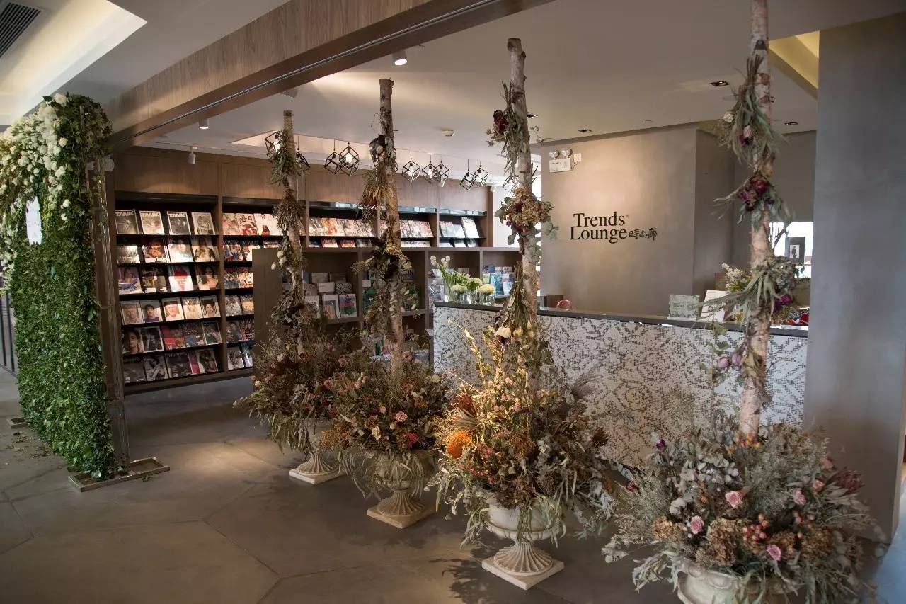 用夏午茶的时光点燃全新的时尚廊!