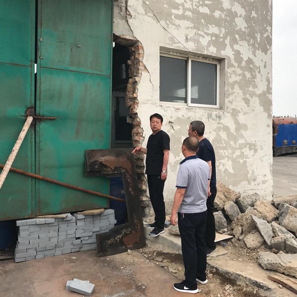 三维丰海现场查看该企业整治工作进展情况,现场听取盐湖区环保局的