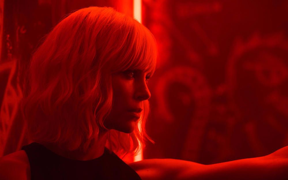 《极寒之城》中字预告曝光 查理兹·塞隆技能全开 泡冰水澡没有在怕