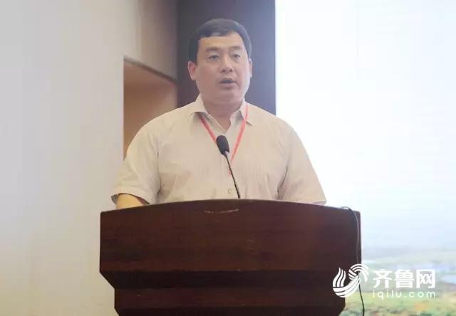 平邑县委副书记,县长包华致辞