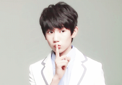 明星 正文 上期节目里,李小璐,何穗,李静,黄雅莉一起坐在客厅交谈家庭