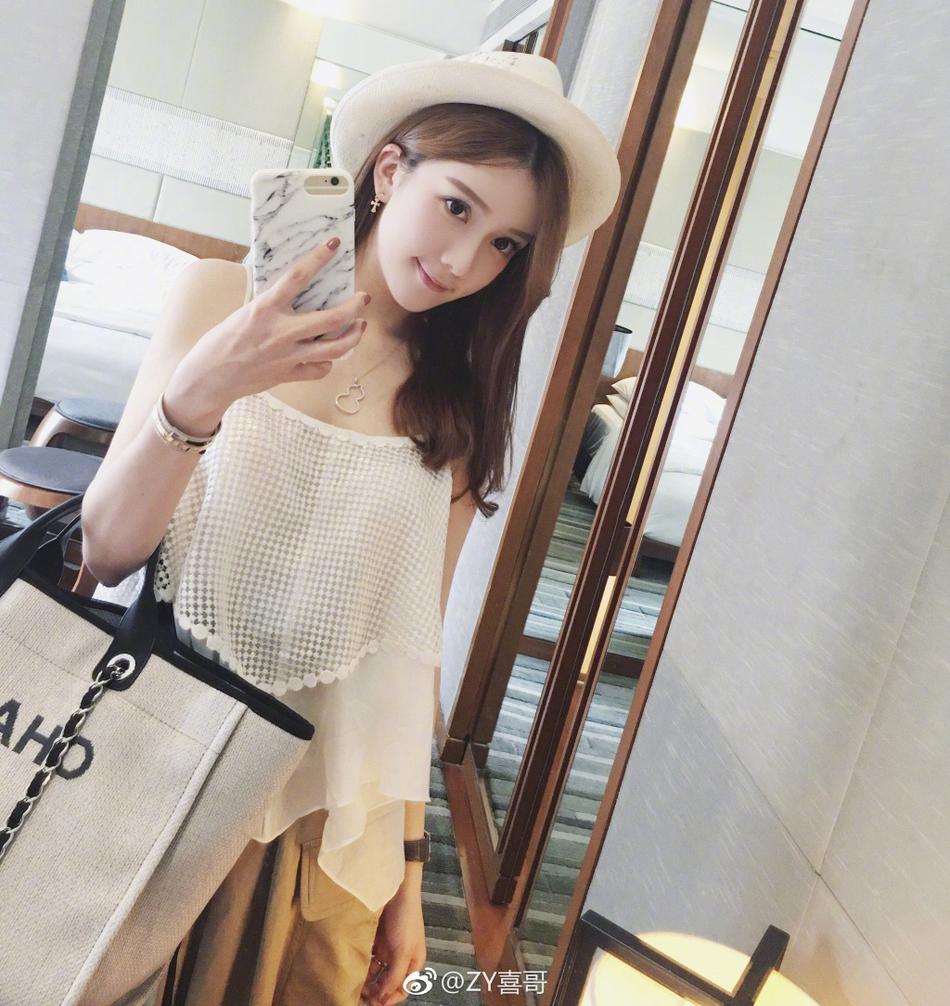 比阿娇还瘦!网红富二代秦奋正牌女友曝光