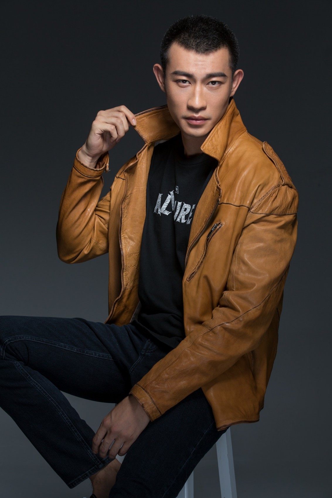 《将军在上》再掀高潮 赵磊饰多面哈尔敦狂飙演技