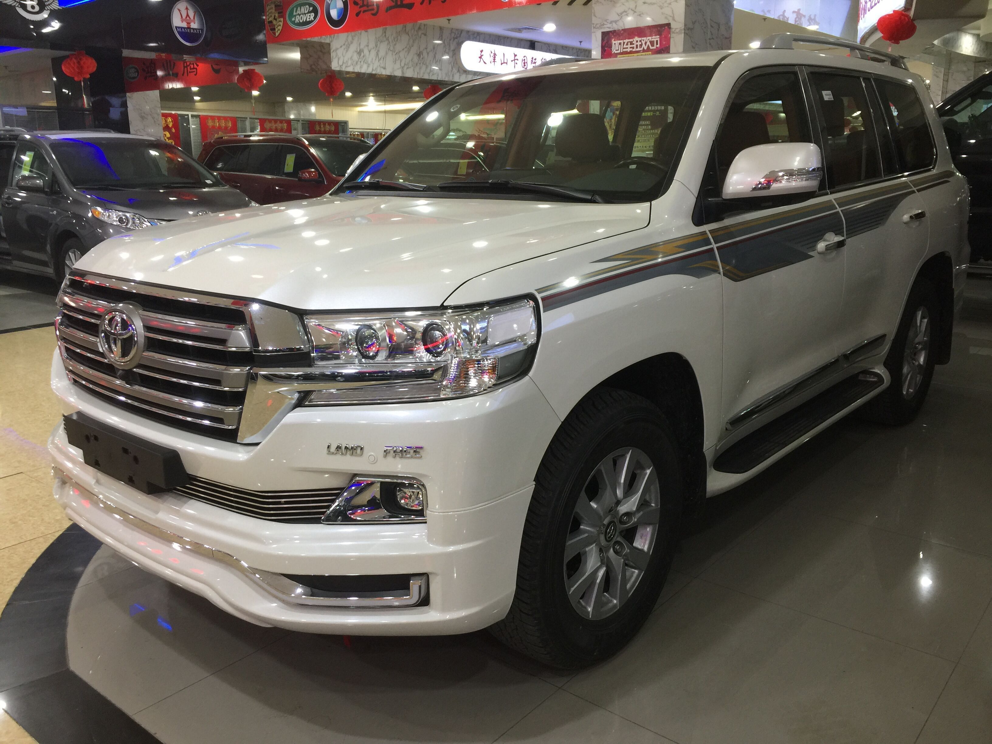 中东版丰田酷路泽4600天津港现车 天津港中东版陆巡怎么样