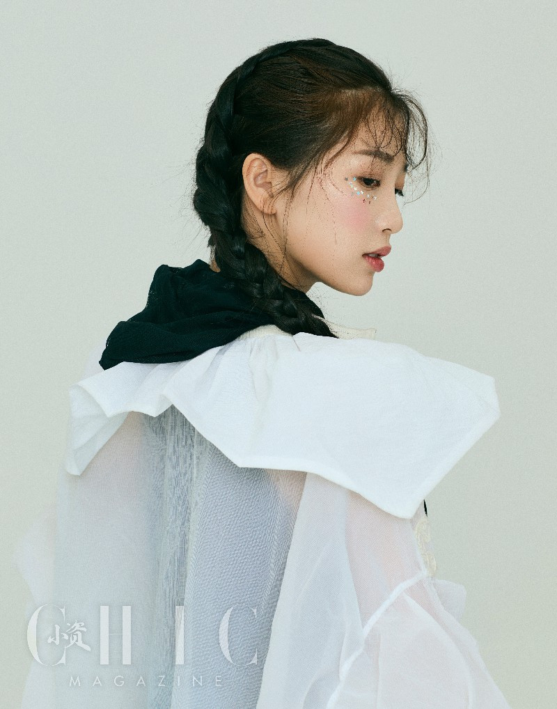 虞书欣拍摄时尚大片 百变造型吸睛十足