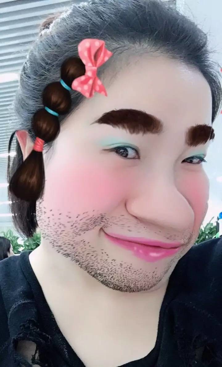 芭姐日常 | 向朋友表白,给领导写辞职信,平时不敢做的愚人节全做完