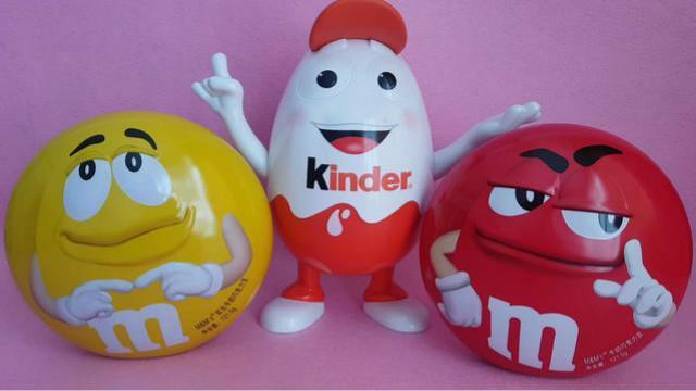 亲子游戏 健达奇趣蛋 臭屁虫玩具蛋 过家家玩具