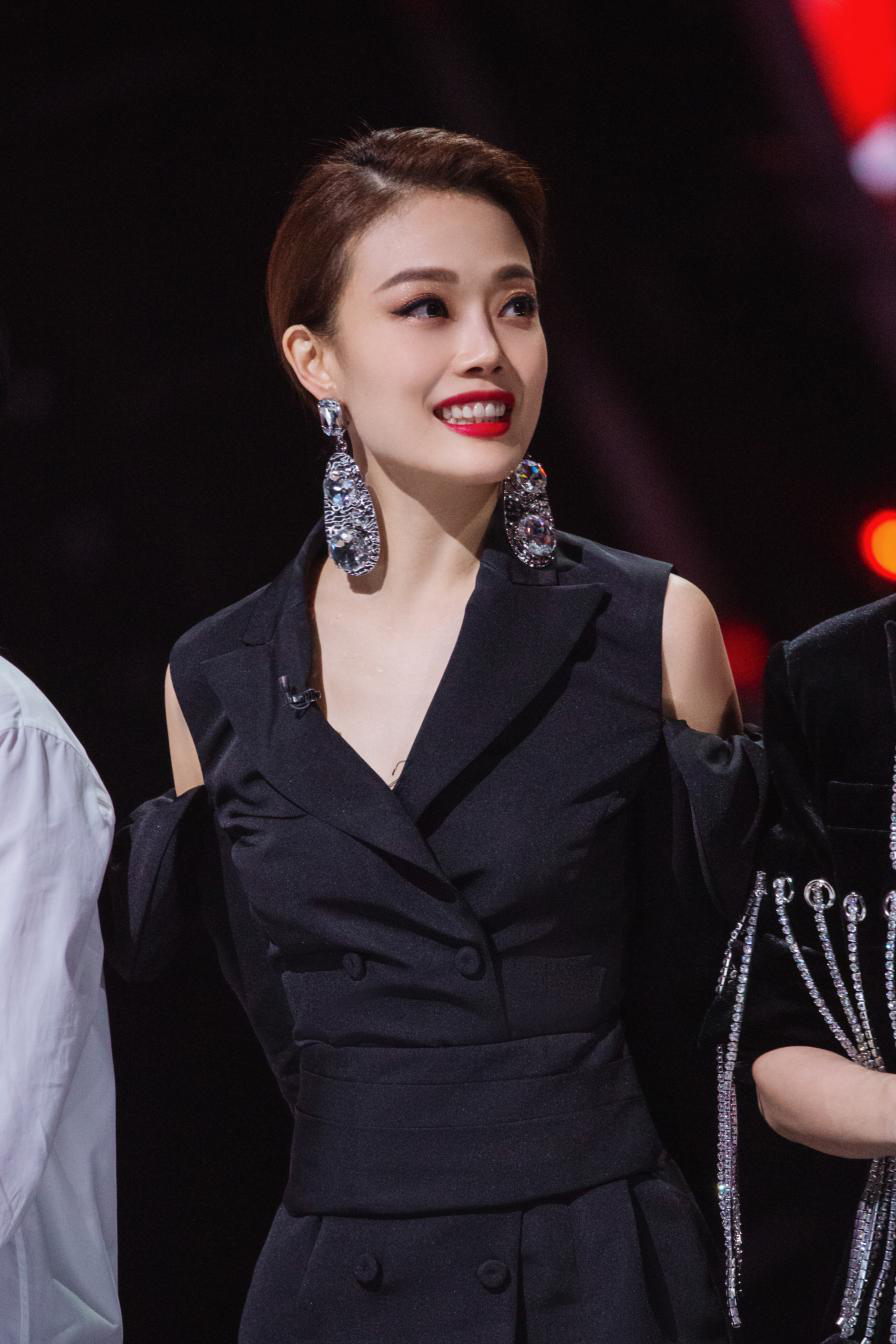 容祖儿《姐妹》舞台引全场合唱 动情氛围感染力十足