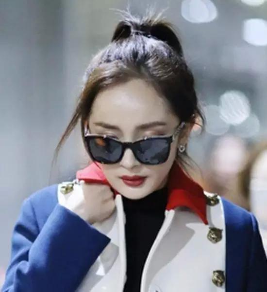 黑发配高马尾,这可是减龄最好的搭配,也能让你更上镜!