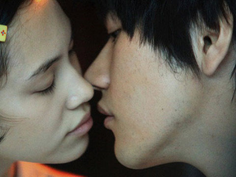 电影 >挪威的森林木月自杀之后,留给曾经青梅竹马的恋人直子(菊地凛子