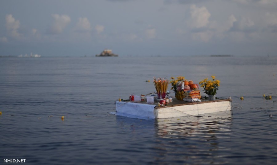 军事 > 正文  我国在南海华阳礁,赤瓜礁开工建设两座50米高灯塔,为