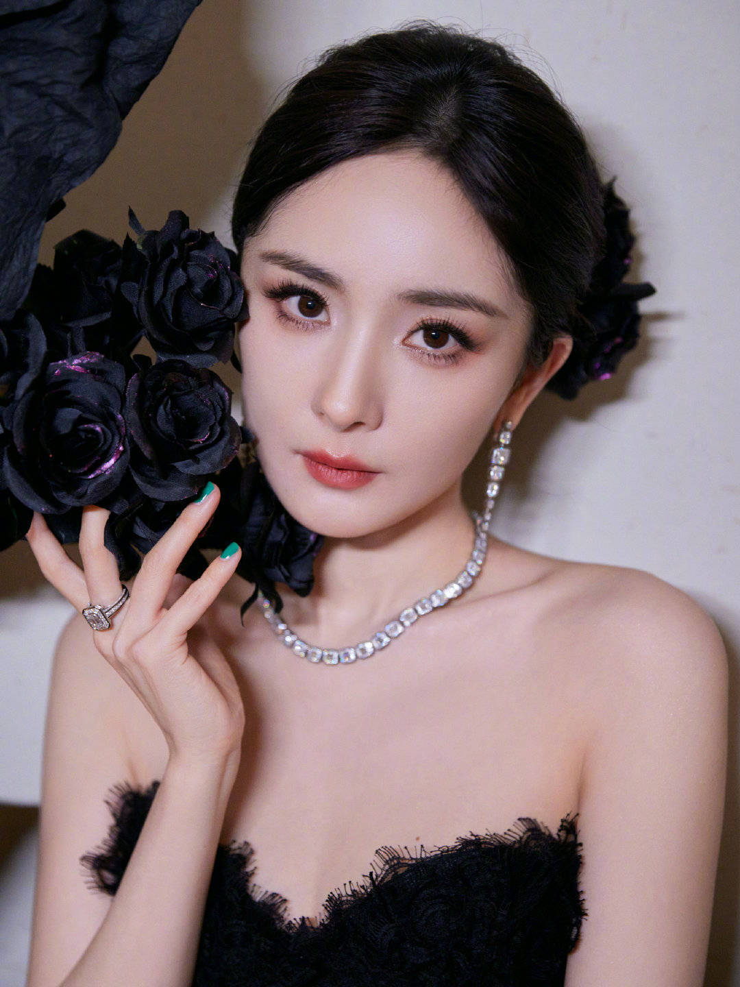 娱乐圈即使新人辈出,为何杨幂依然闪耀 - 360娱乐,你开心就好